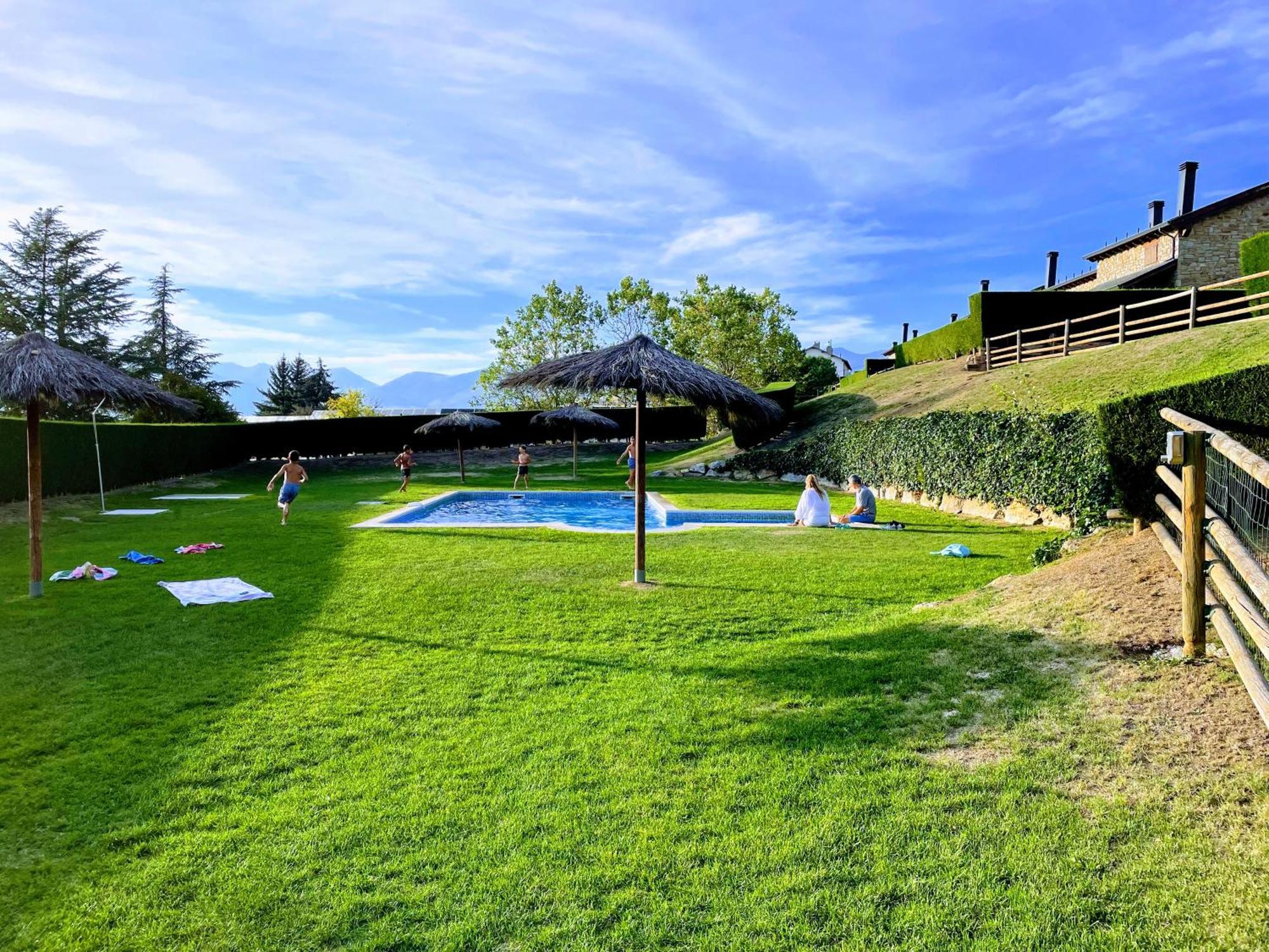 Apartamento Renovado Con Jardin Privado, Parking ,Wifi Y Piscina Osséja المظهر الخارجي الصورة