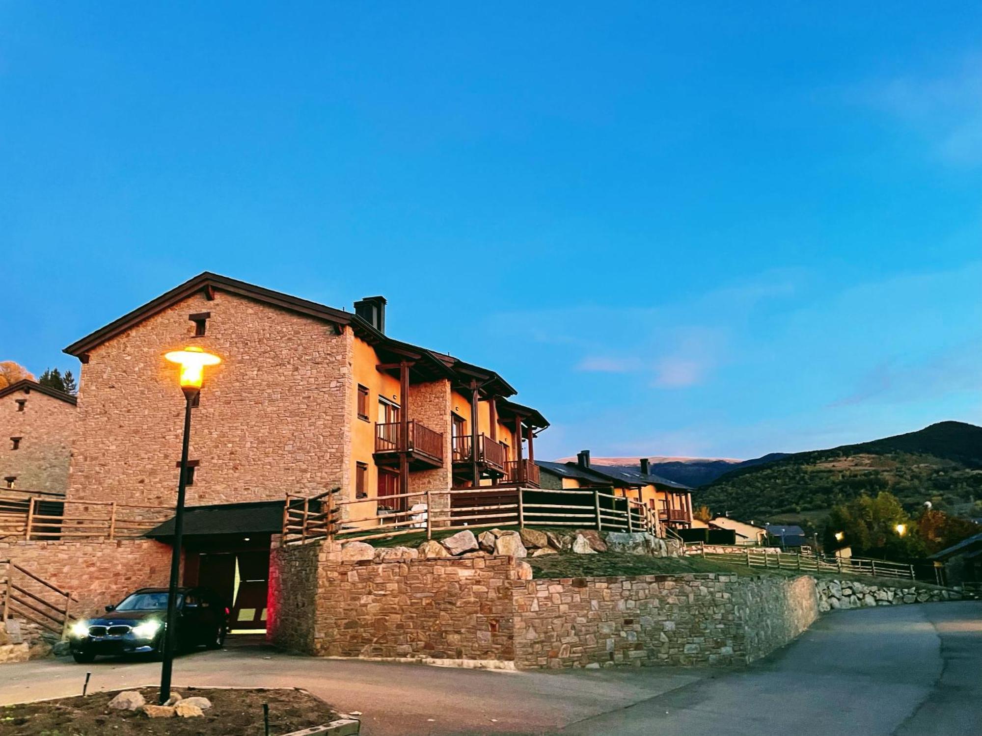 Apartamento Renovado Con Jardin Privado, Parking ,Wifi Y Piscina Osséja المظهر الخارجي الصورة